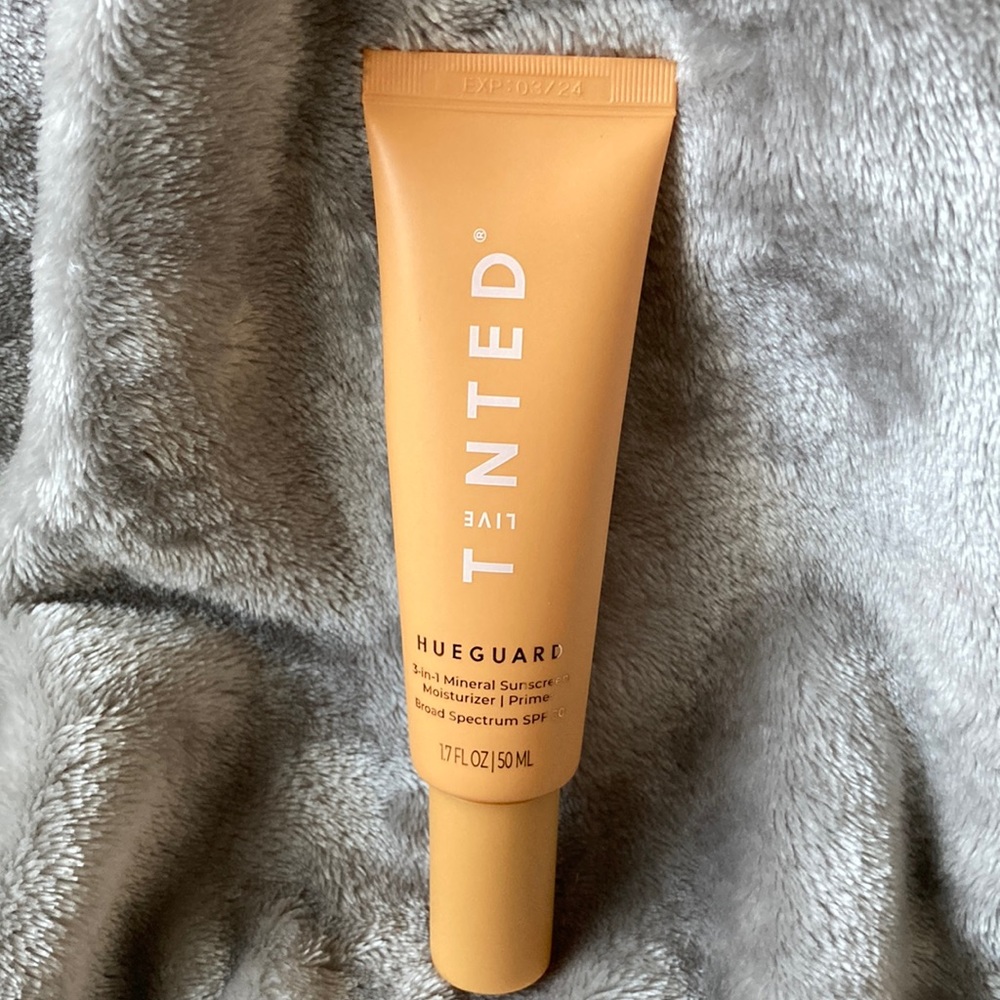 Live Tinted Huegard Sunscreen